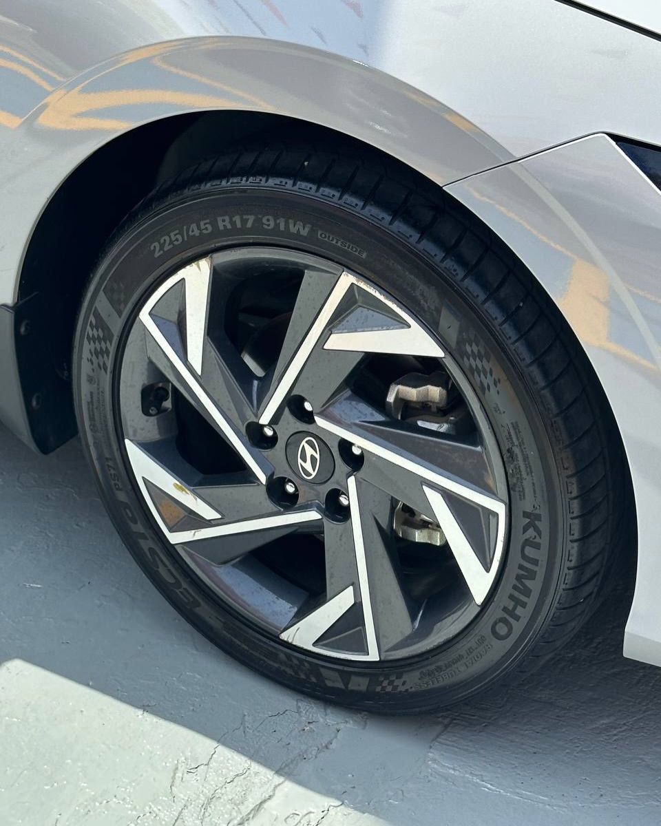 Hyundai Elantra 2.0