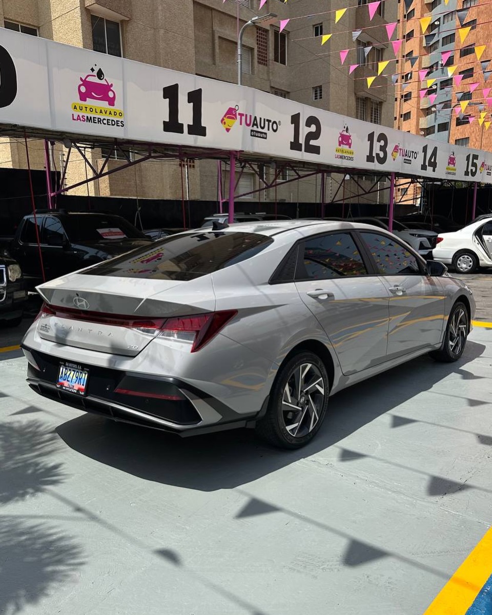 Hyundai Elantra 2.0