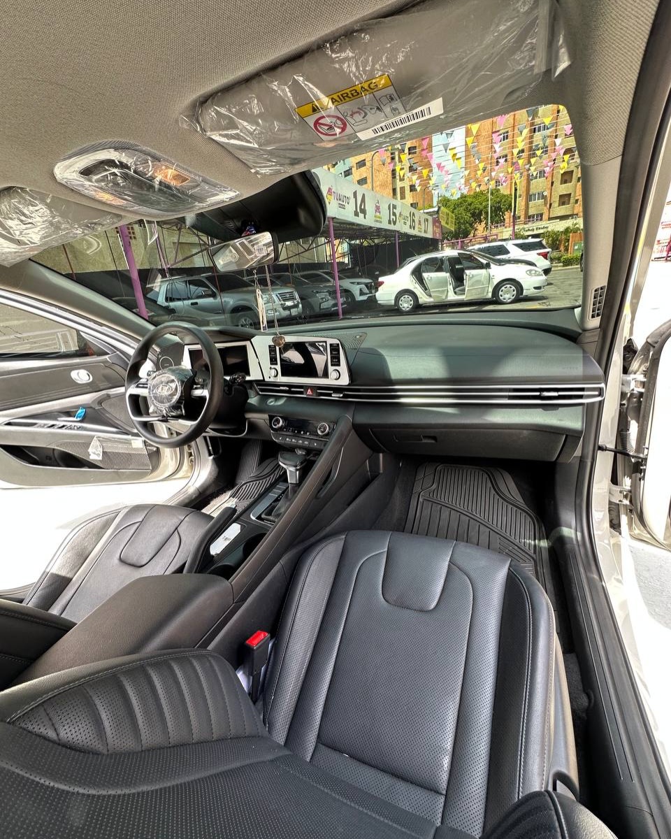 Hyundai Elantra 2.0
