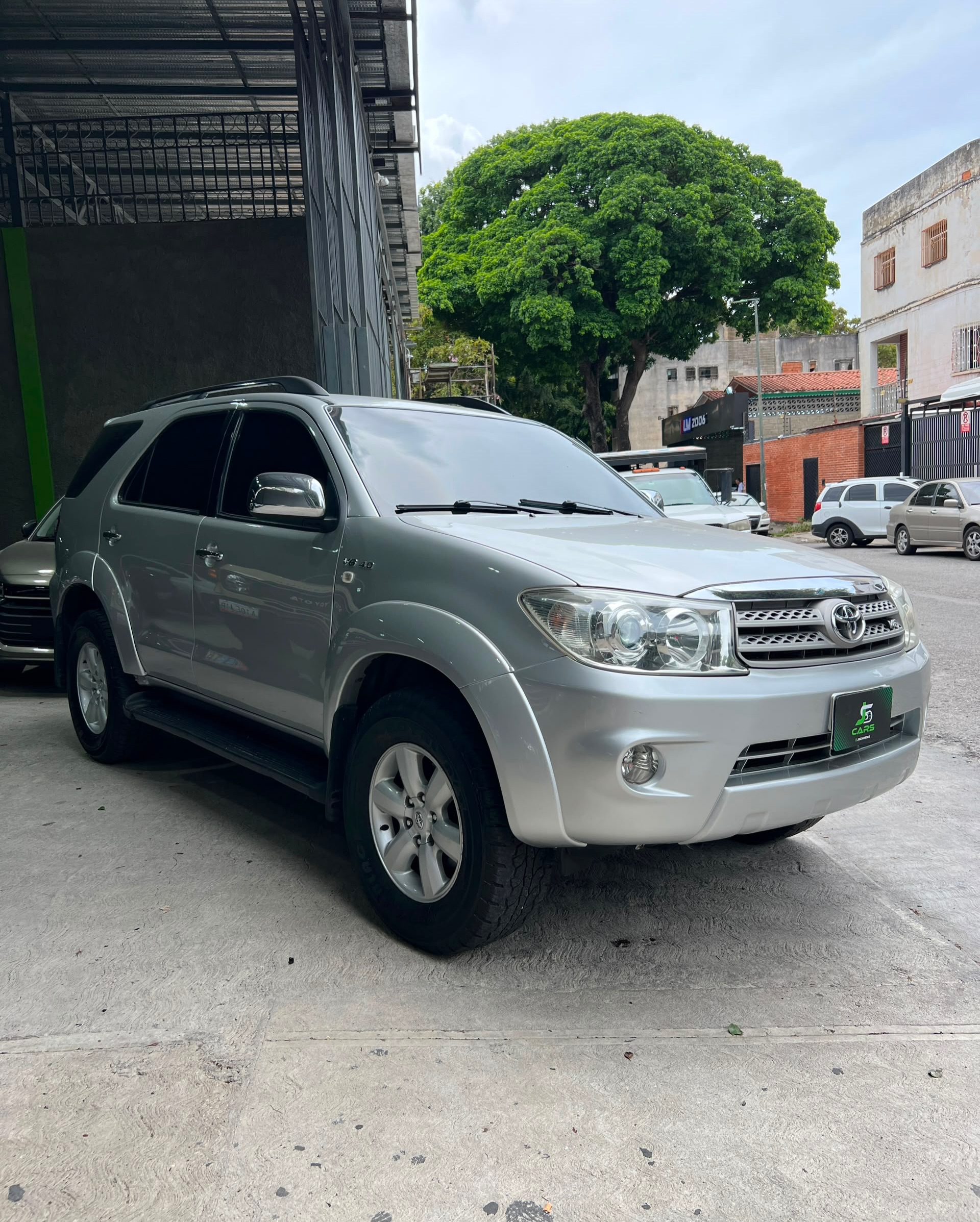 Toyota Fortuner 2011 180219 KM