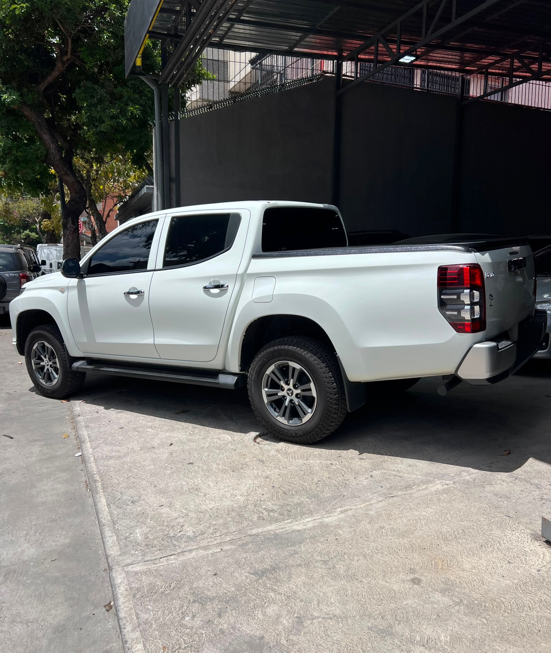 Mitsubishi L200 2023