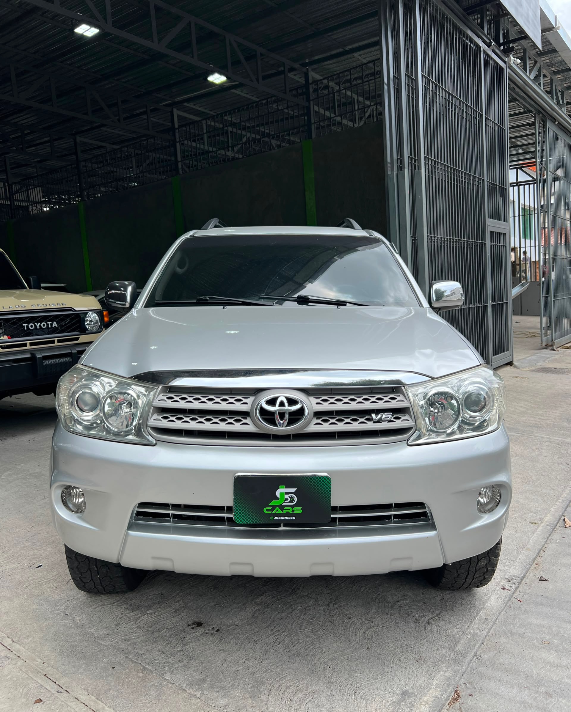Toyota Fortuner 2011 180219 KM