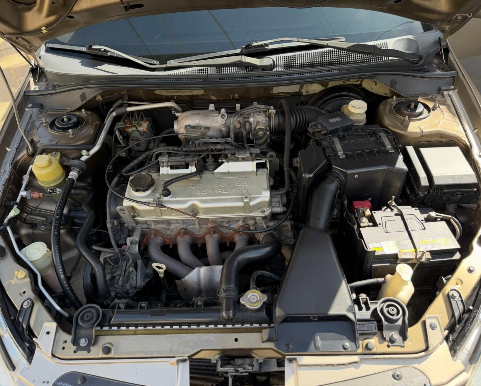 MITSUBISHI TOURING 2.0 2011