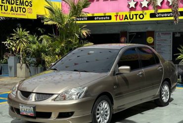 Mitsubishi Touring 2011