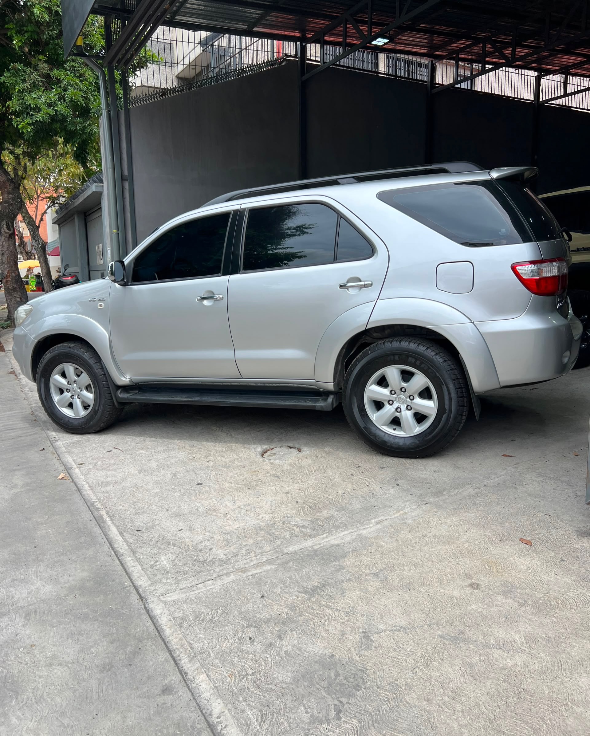 Toyota Fortuner 2011 180219 KM