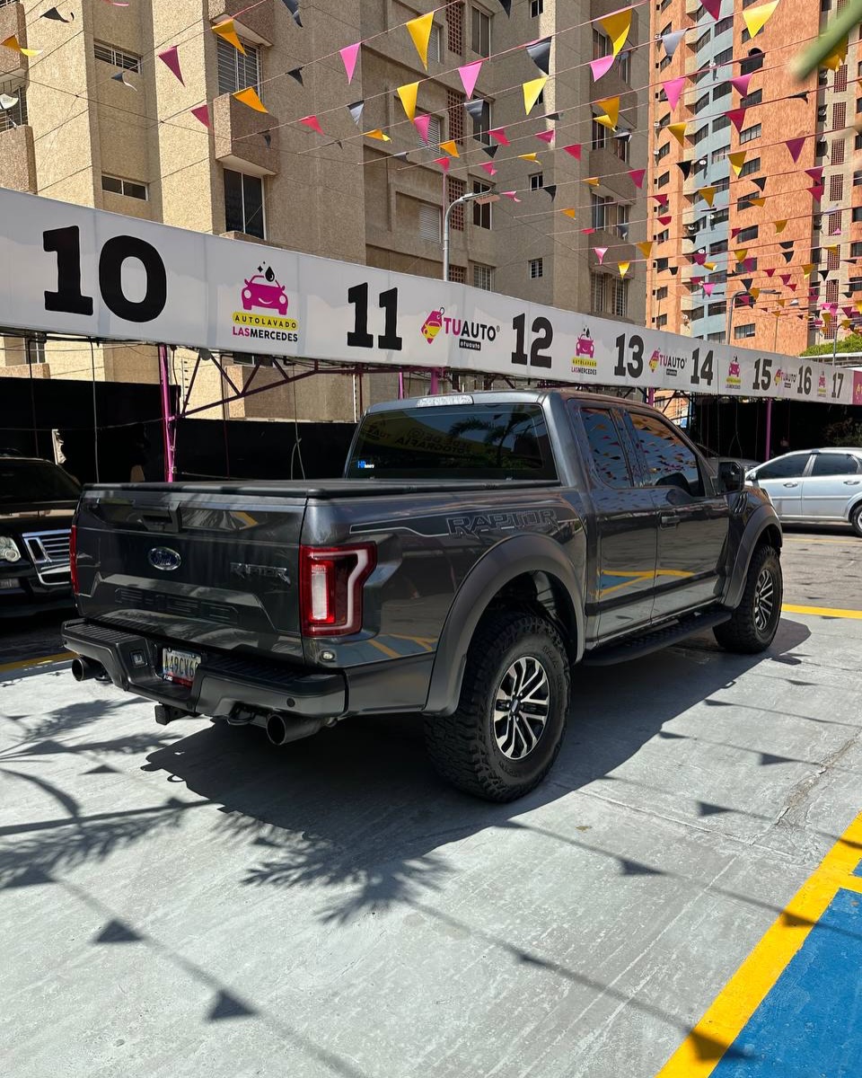 Ford F-150 RAPTOR 2019