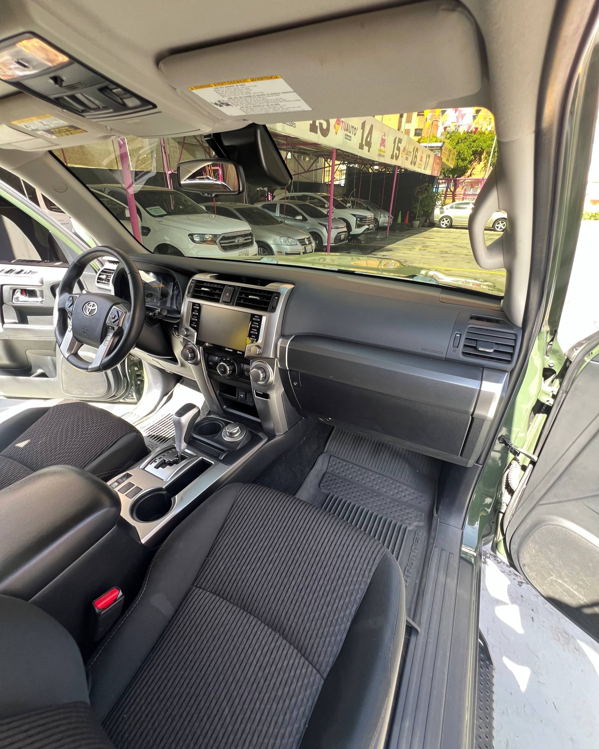 Toyota 4RUNNER SR5 2022
