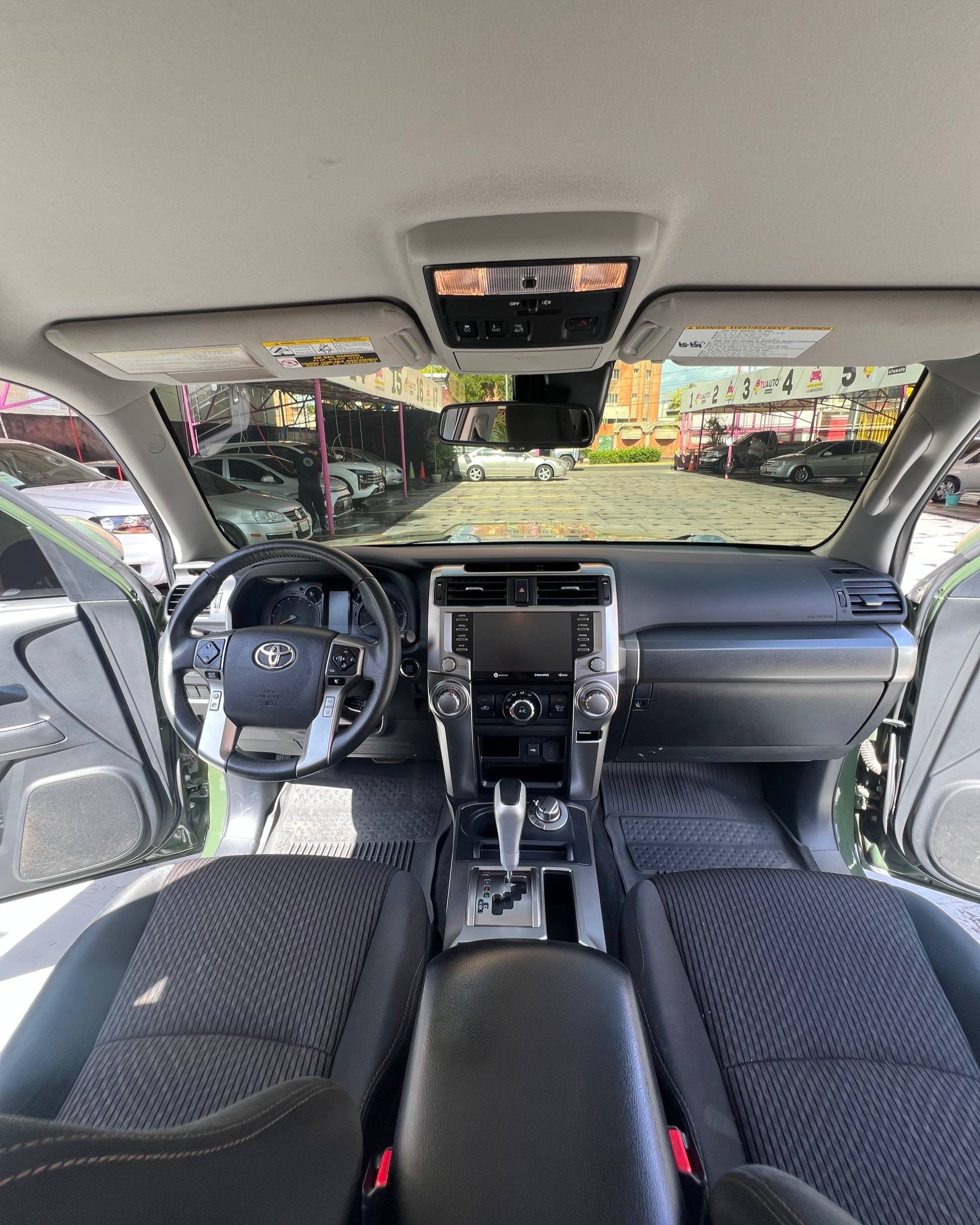 Toyota 4RUNNER SR5 2022