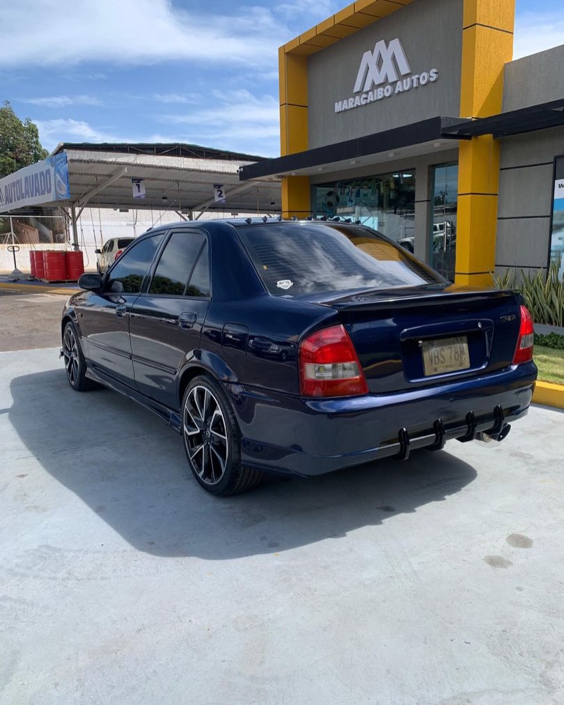 Mazda Allegro 2004