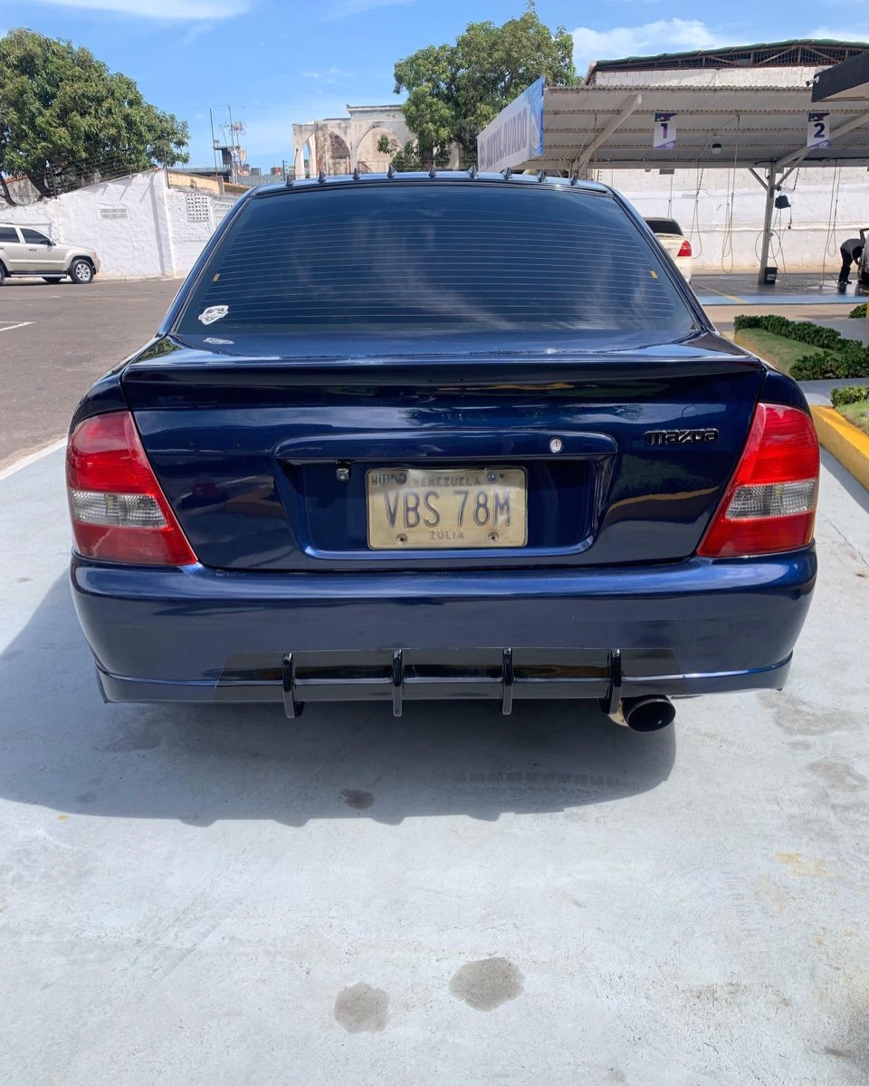 Mazda Allegro 2004