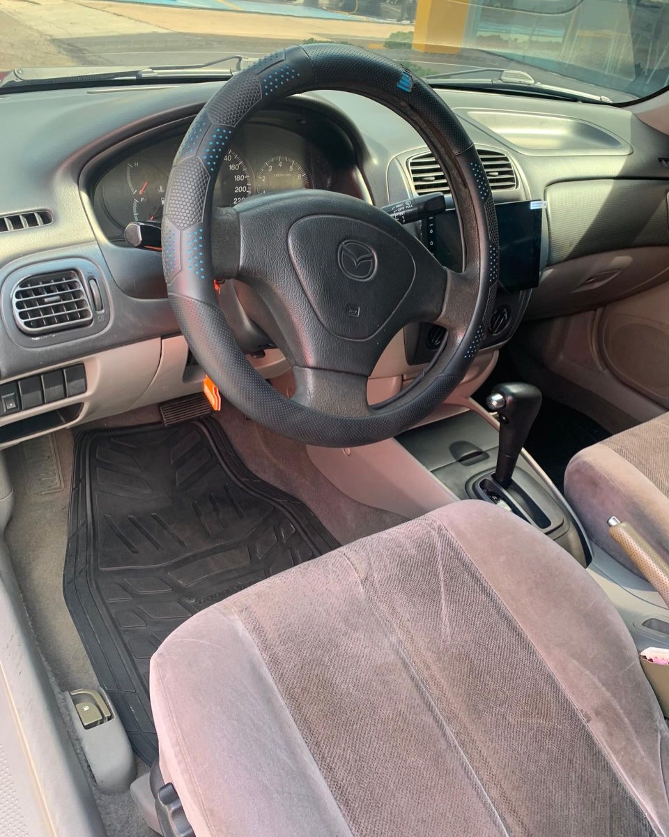 Mazda Allegro 2004