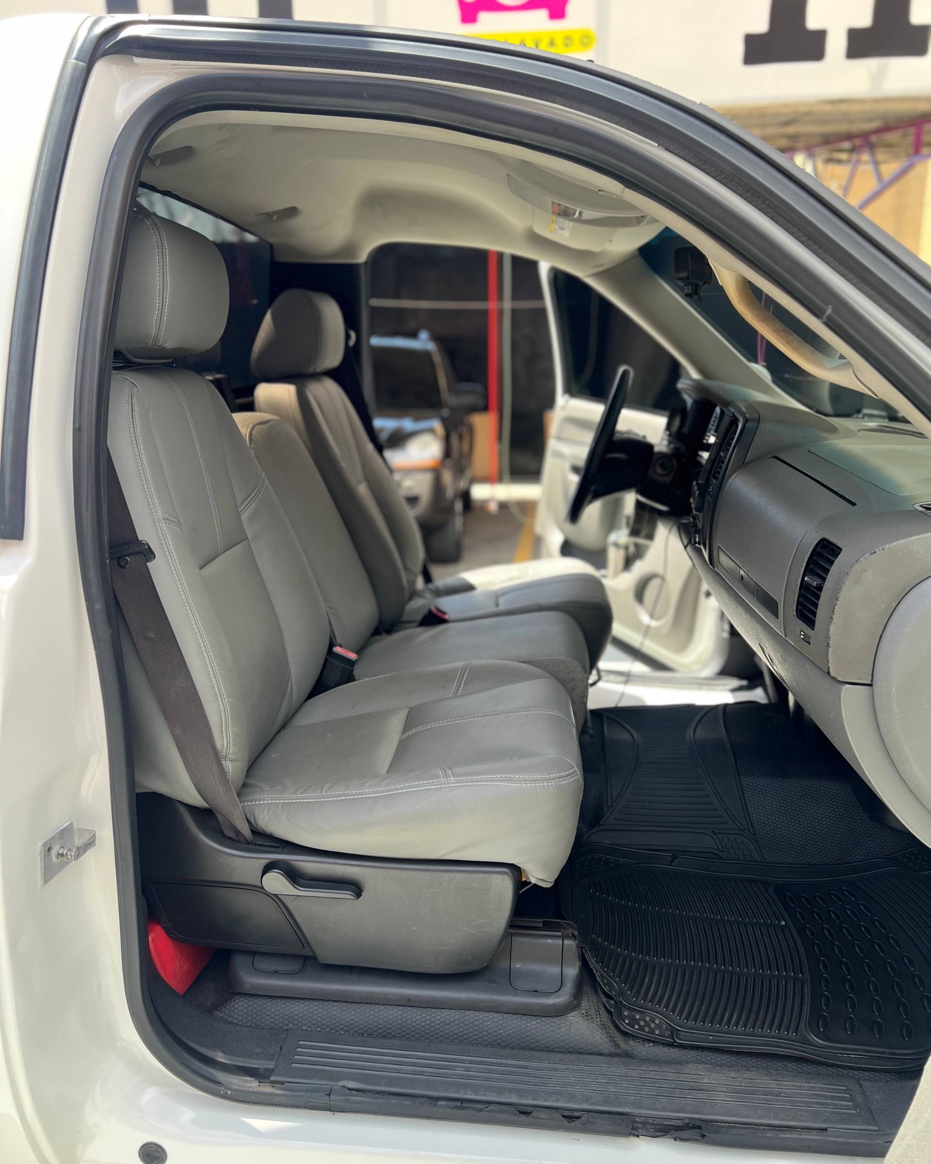 Chevrolet Silverado Ls 2013 Tapicería y pintura bien