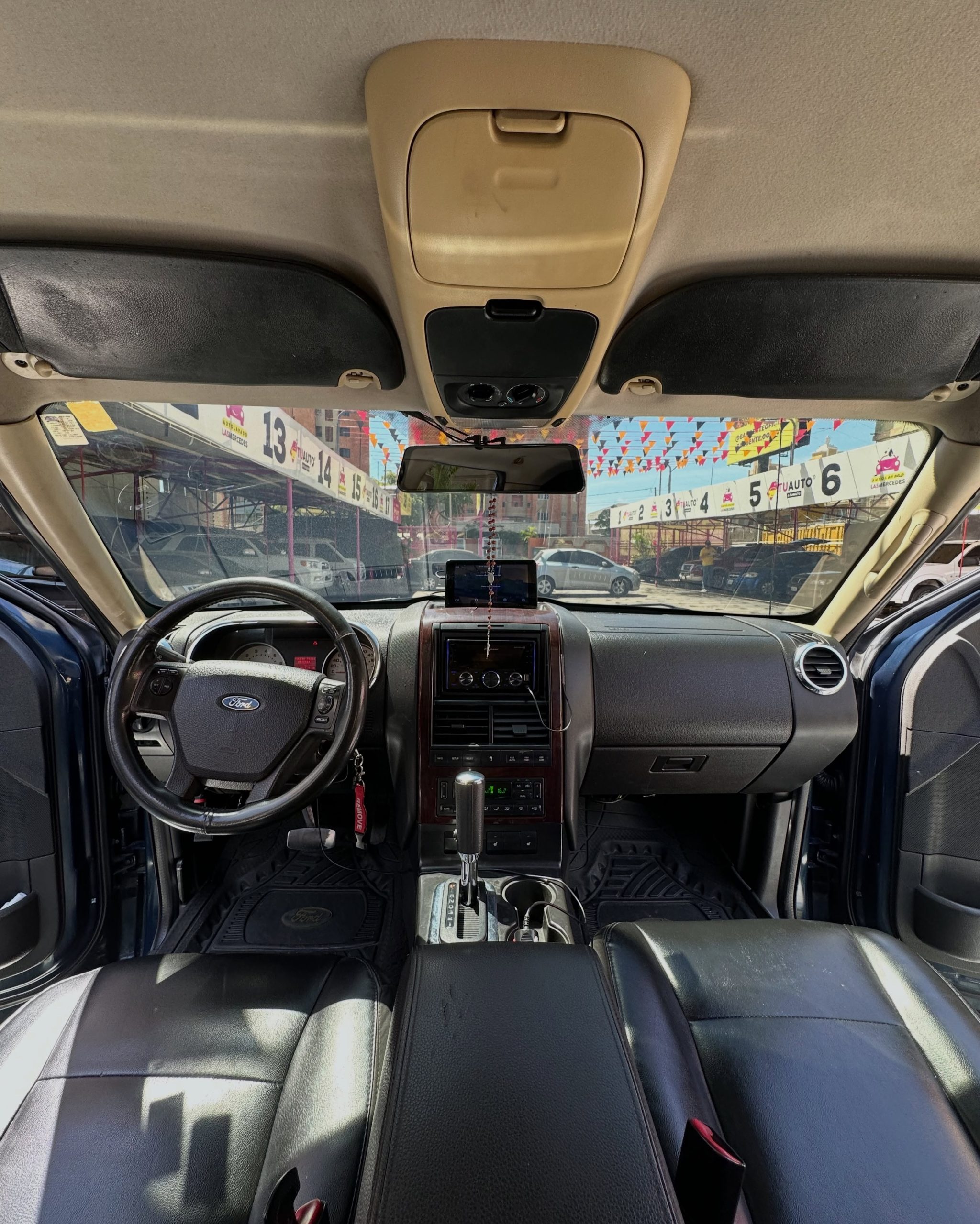 Ford Explorer Limited 2011