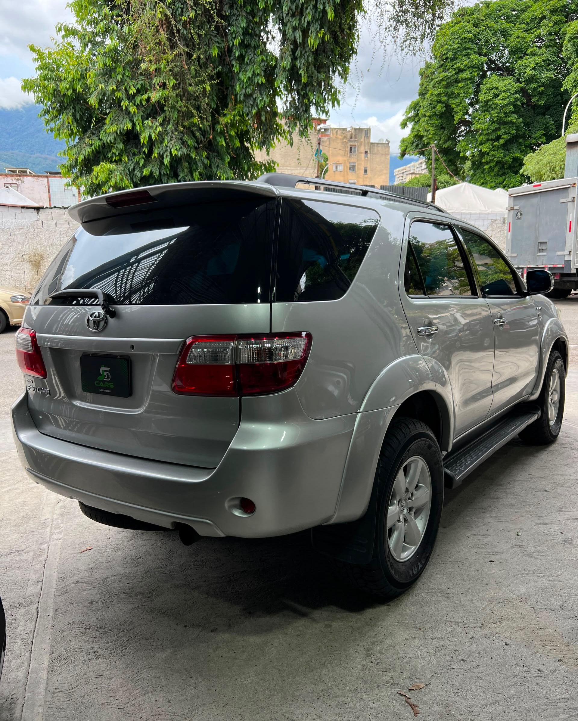 Toyota Fortuner 2011 180219 KM