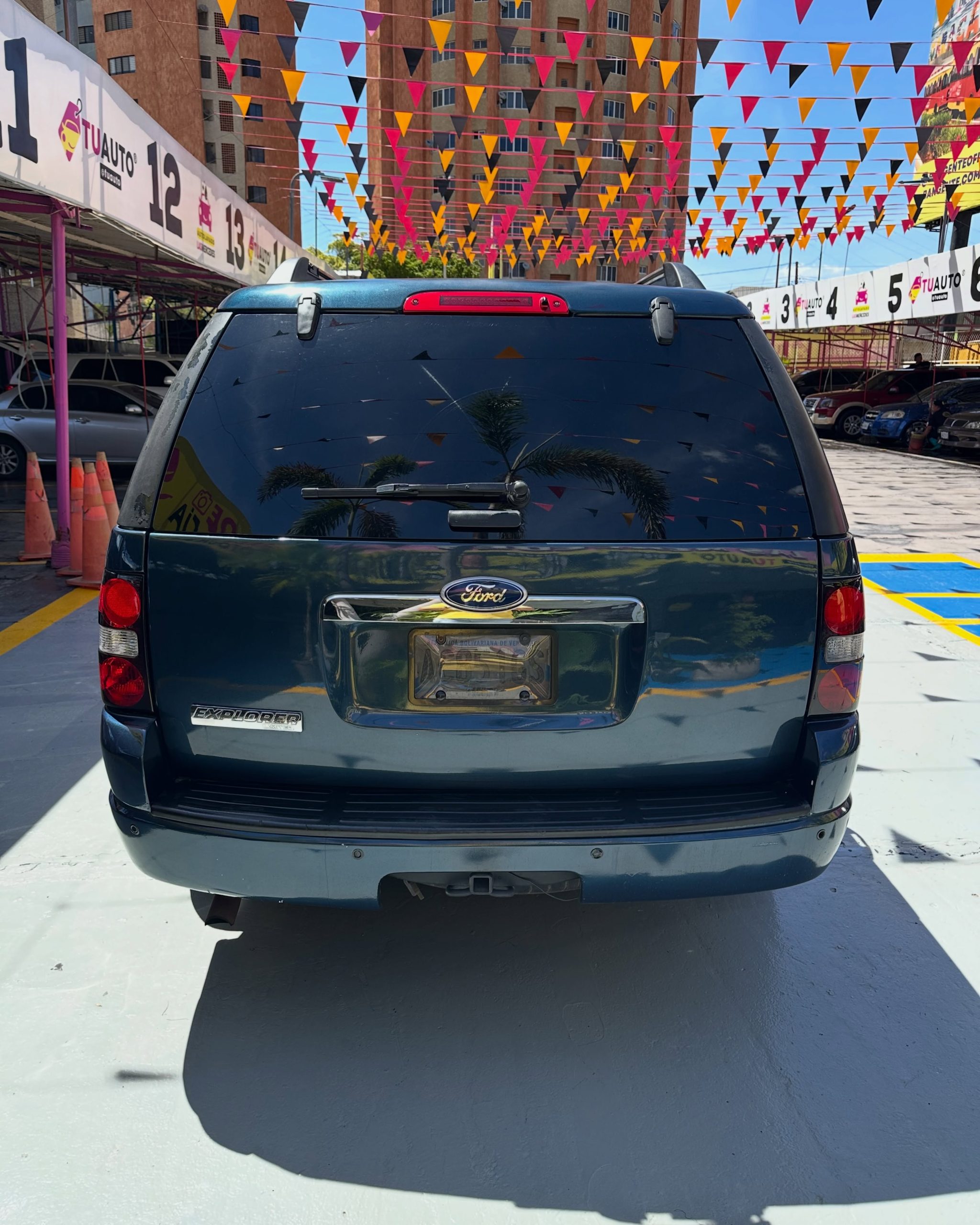Ford Explorer Limited 2011