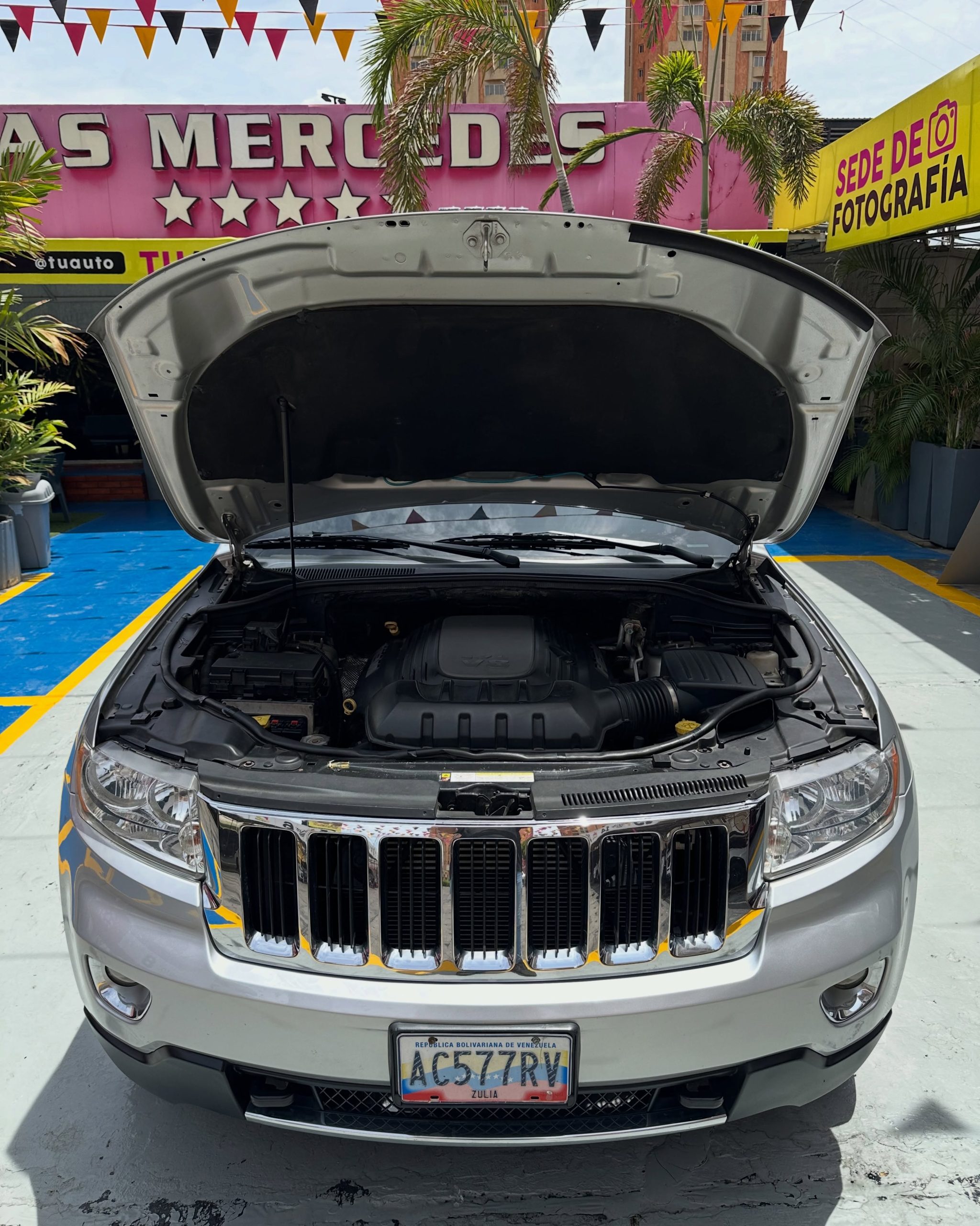 Jeep Grand Cherokee Limited 2011 Mill 180 Km