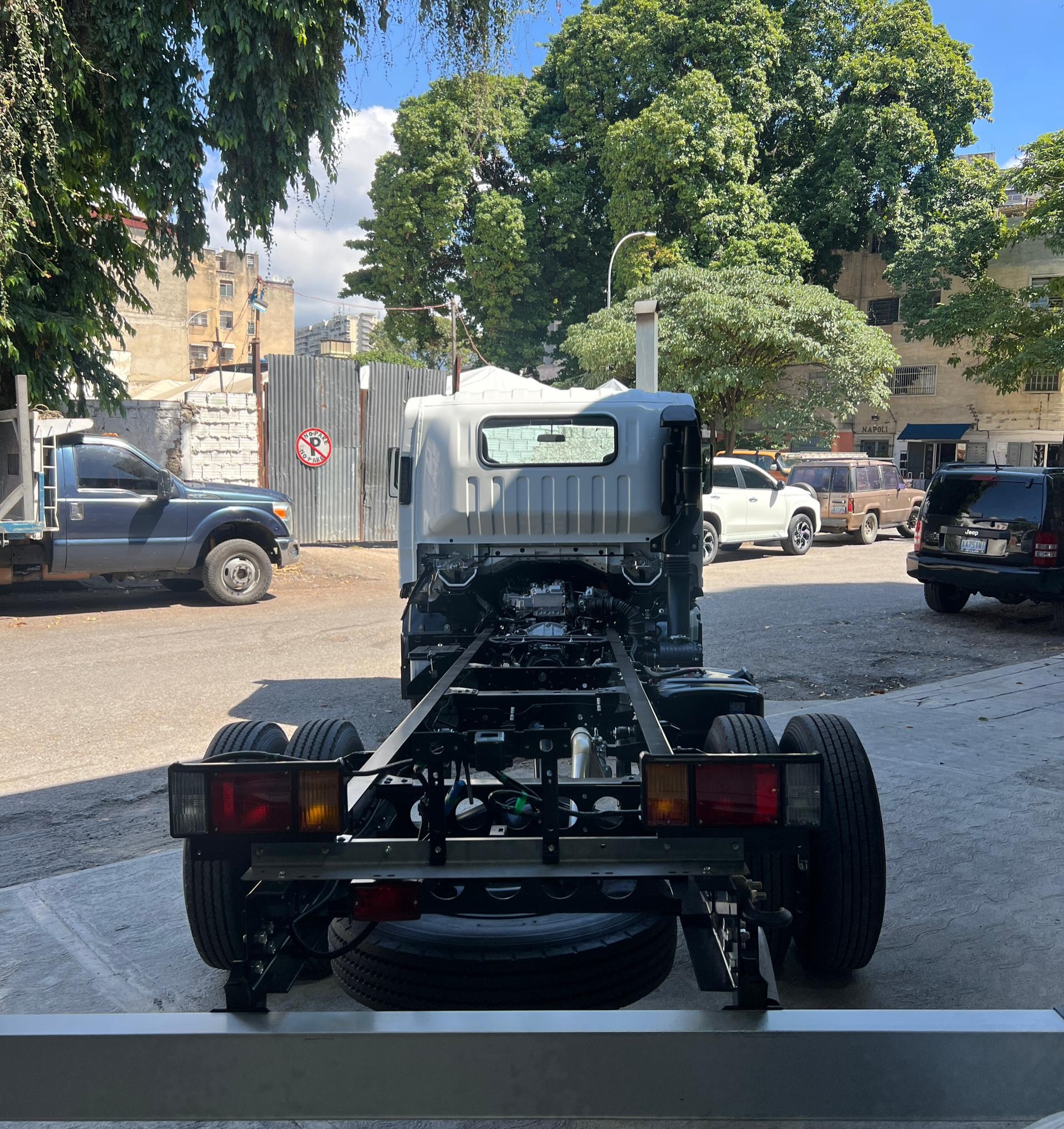 Isuzu Reward-np 2026
