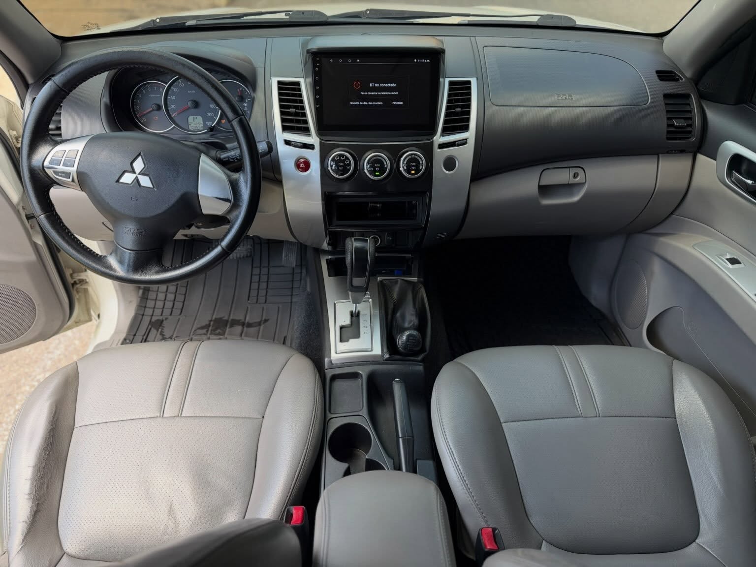 Mitsubishi Montero 2014