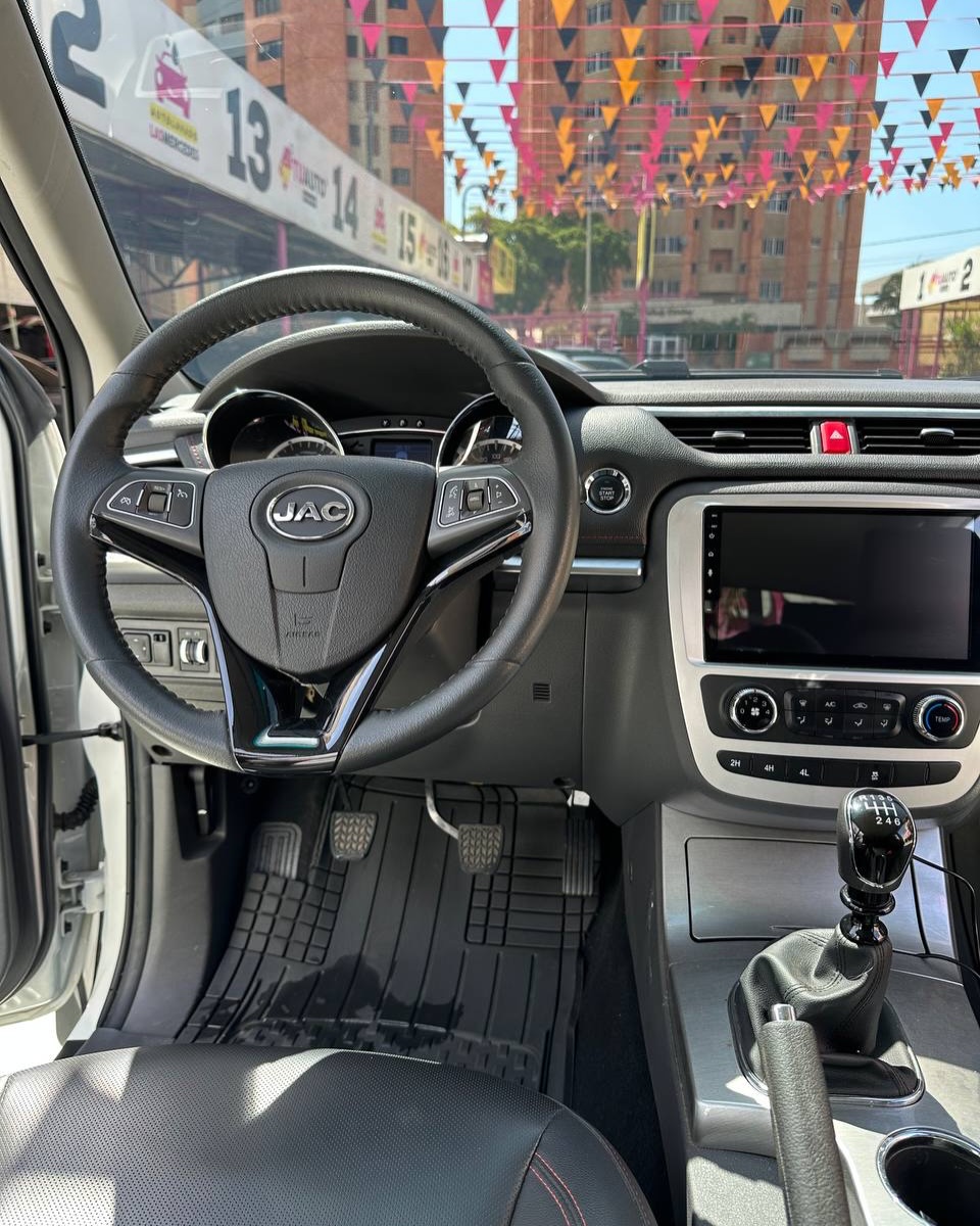 Jac T8 2024