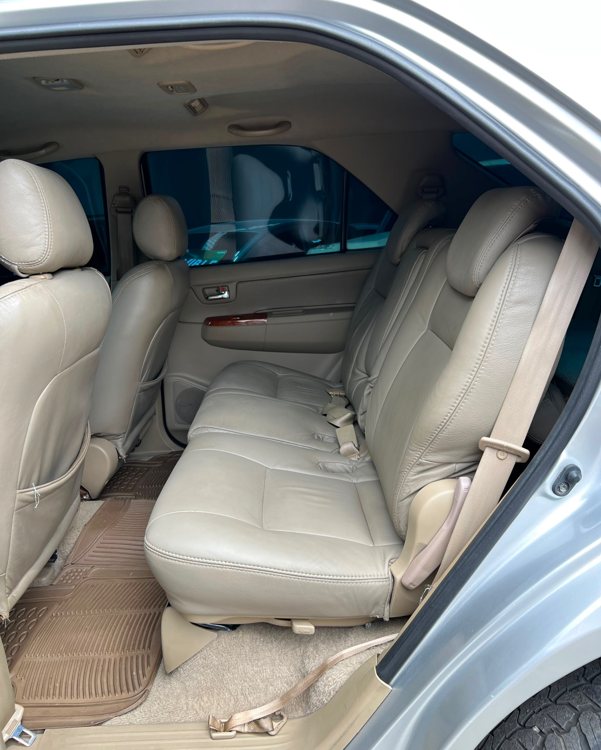 Toyota Fortuner 2011 180219 KM
