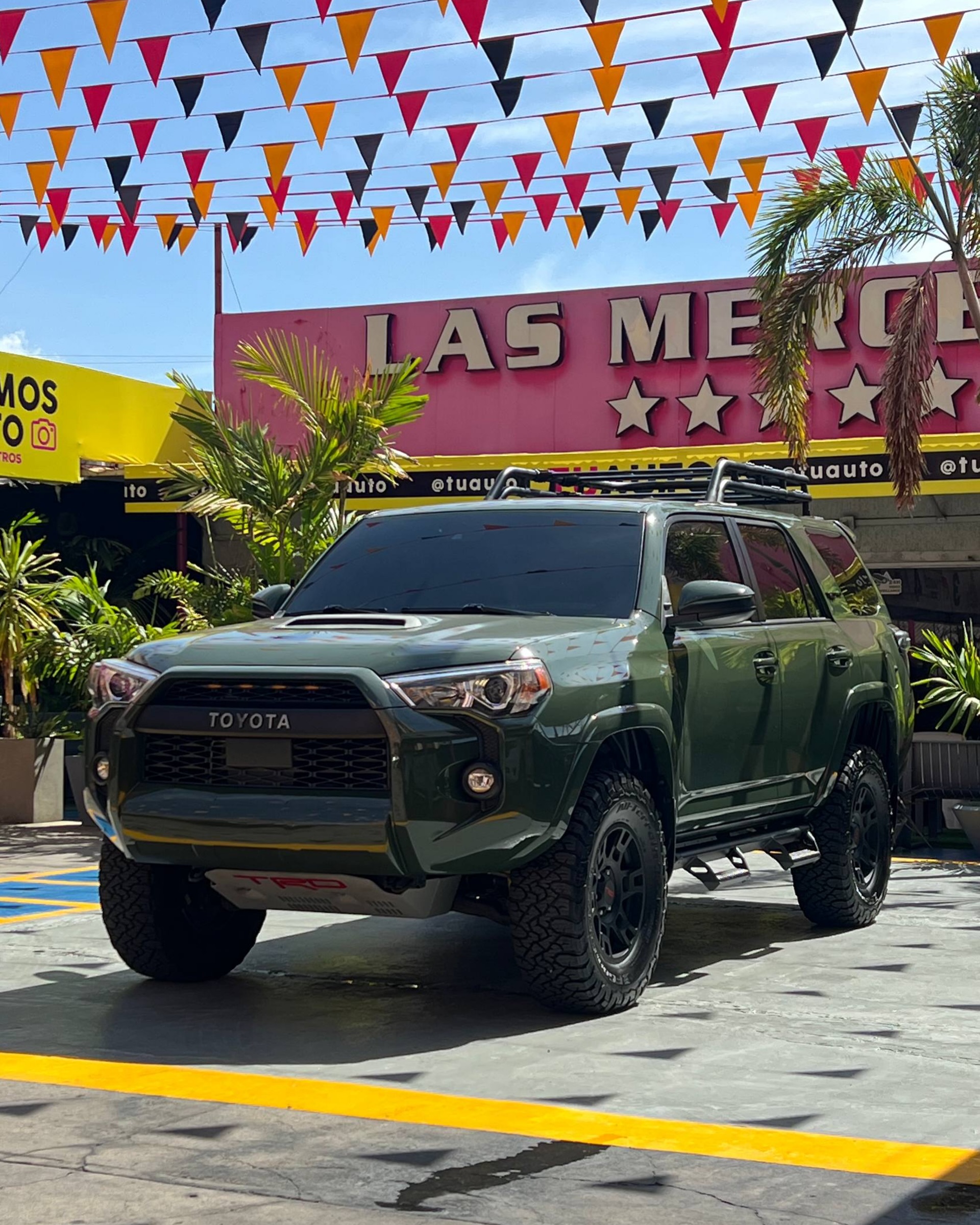 Toyota 4RUNNER SR5 2022