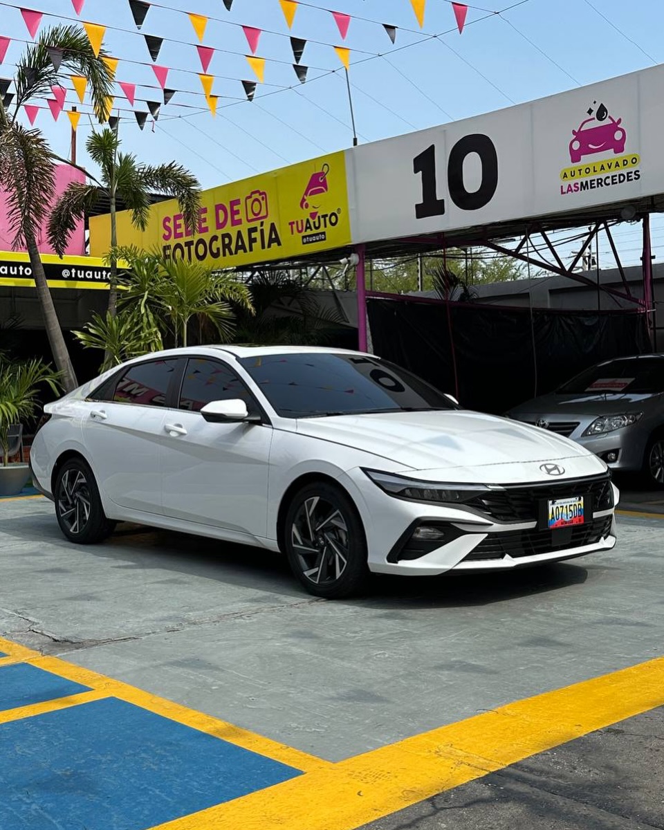 Hyundai Elantra 2025