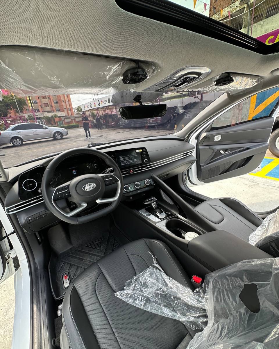 Hyundai Elantra 2025
