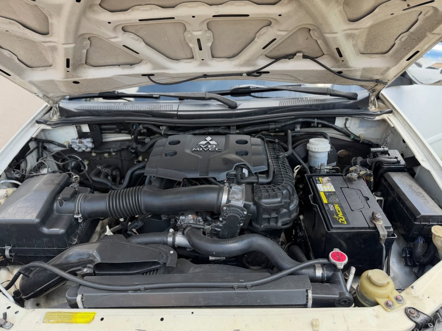 Mitsubishi Montero 2014