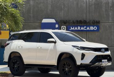 Toyota Fortuner V6 2024