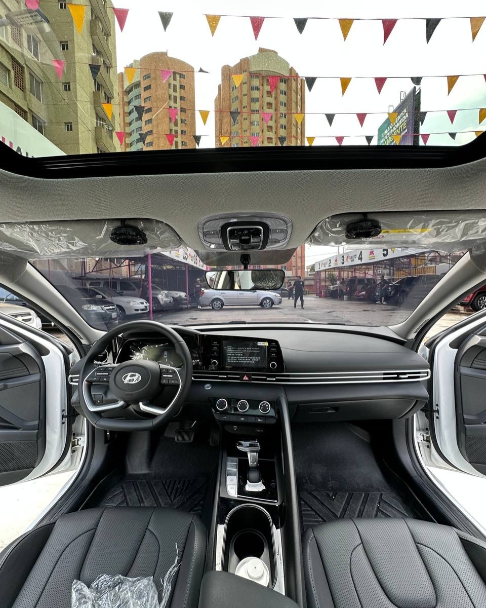 Hyundai Elantra 2025