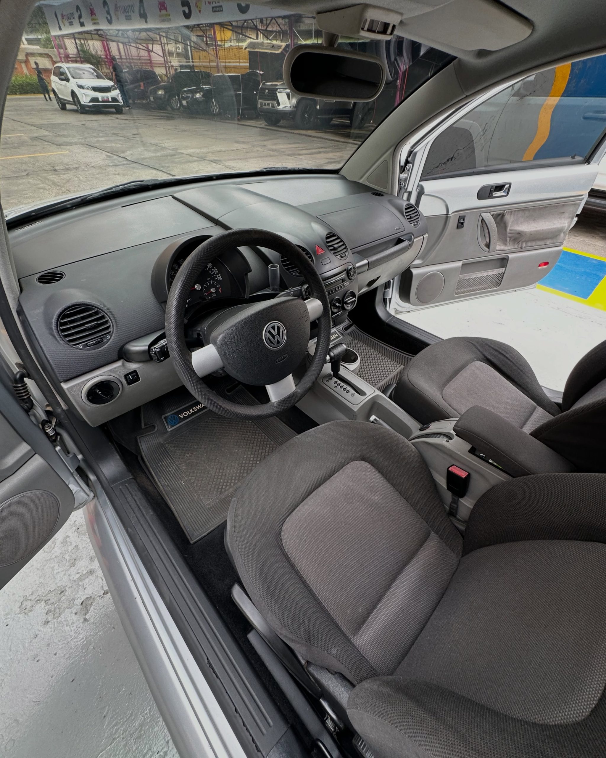 Volkswagen New Beetle 2.0 2005