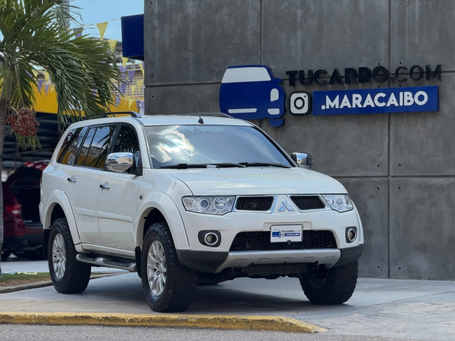 Mitsubishi Montero 2014