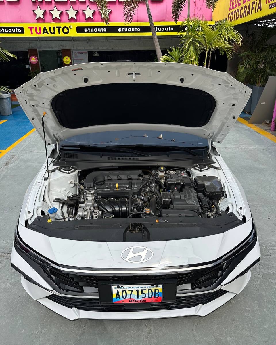Hyundai Elantra 2025