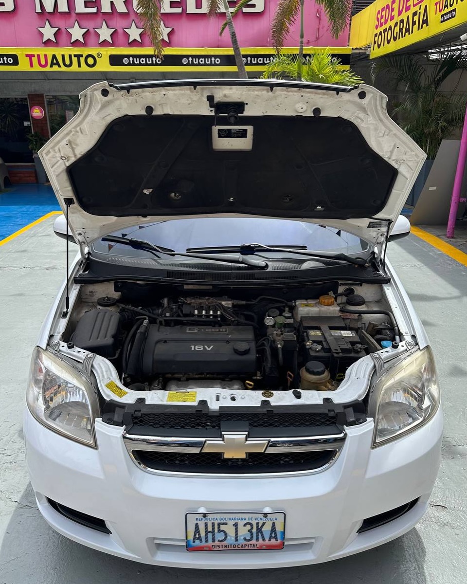 Chevrolet Aveo LT 2013