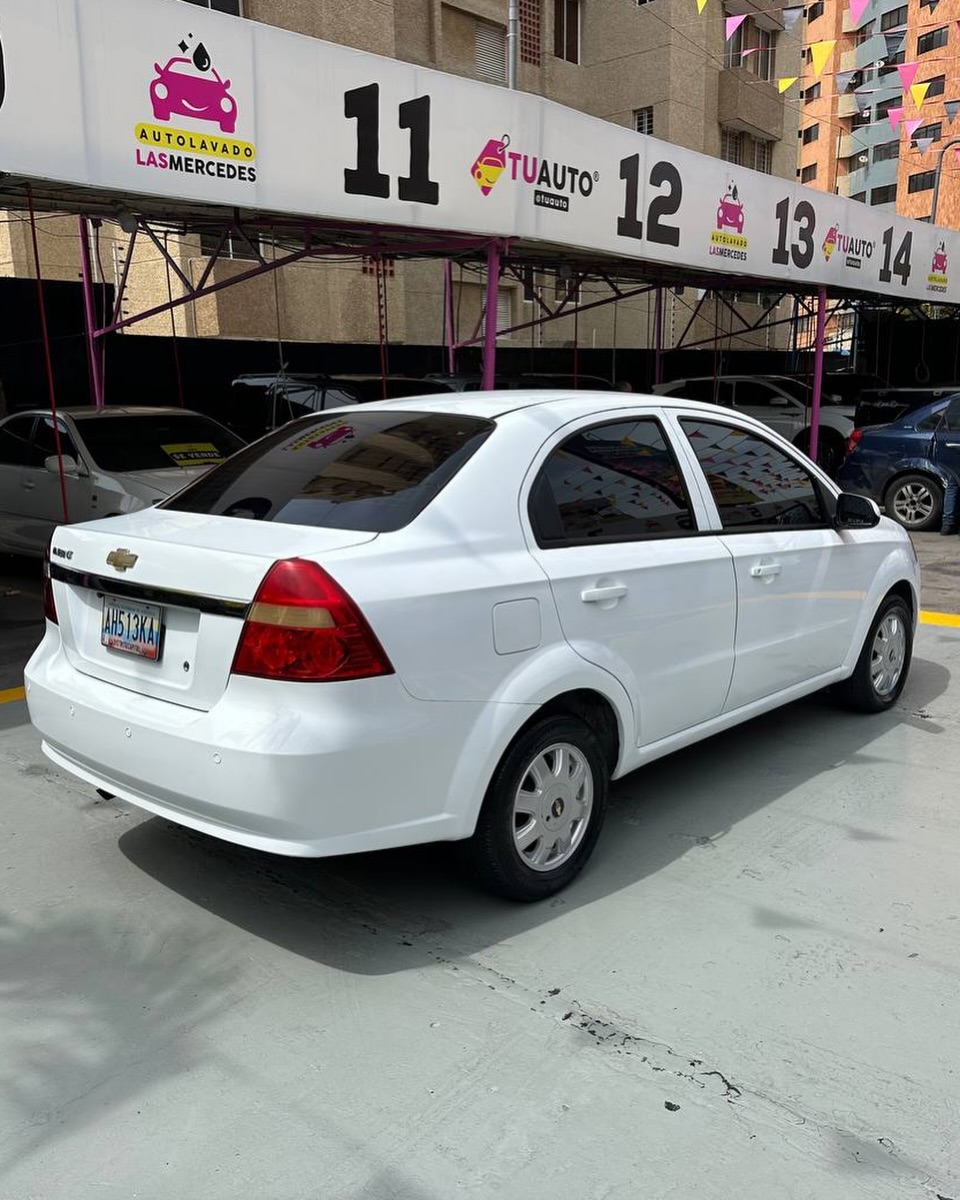 Chevrolet Aveo LT 2013