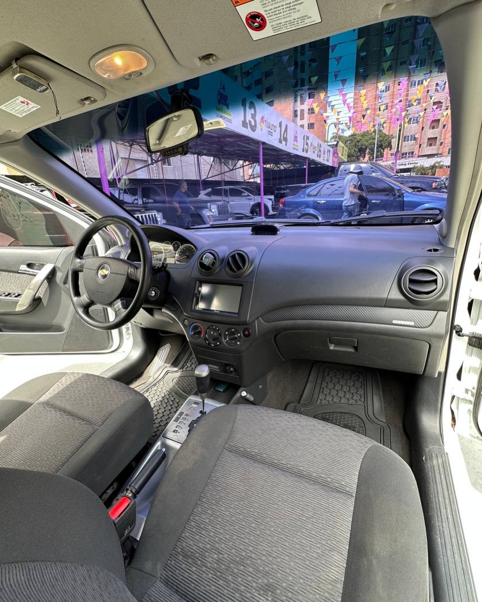 Chevrolet Aveo LT 2013