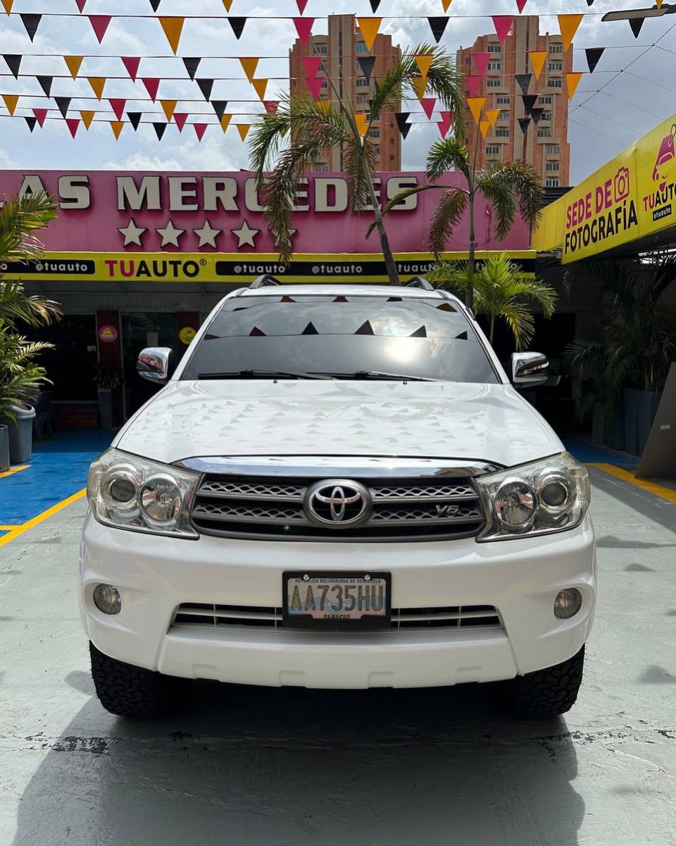 Toyota Fortuner 2011 Mill 135 Km