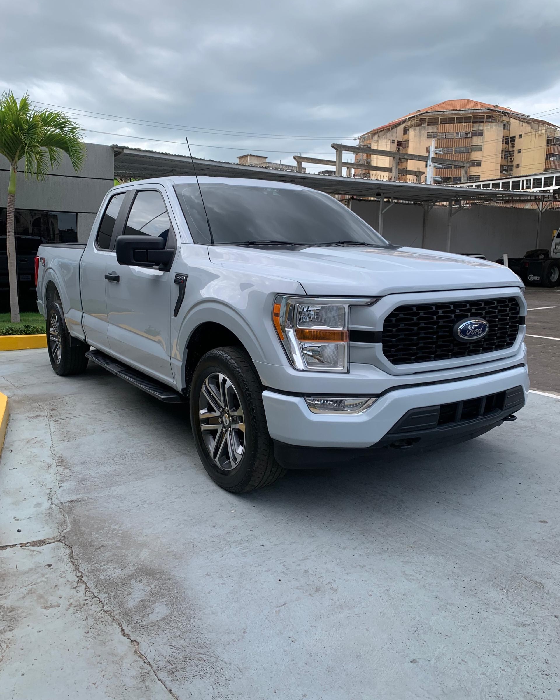 Privado: Privado: Ford F-150 sxt 2022