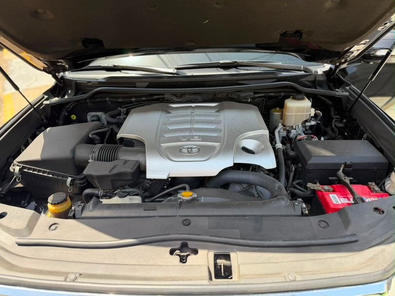 Toyota Land Cruiser V8 2015