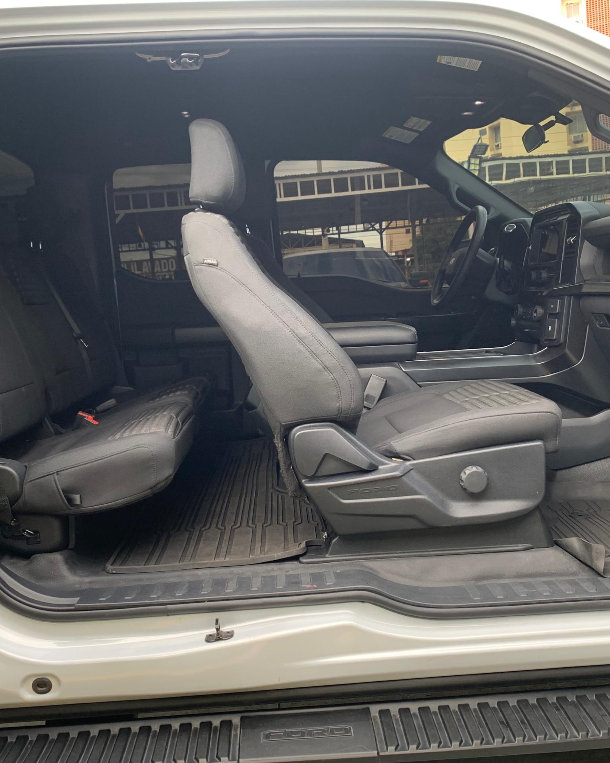 Privado: Privado: Ford F-150 sxt 2022