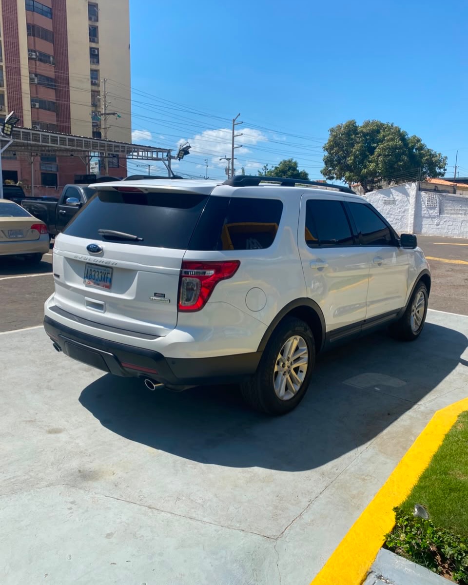 Privado: Ford Explorer 2013