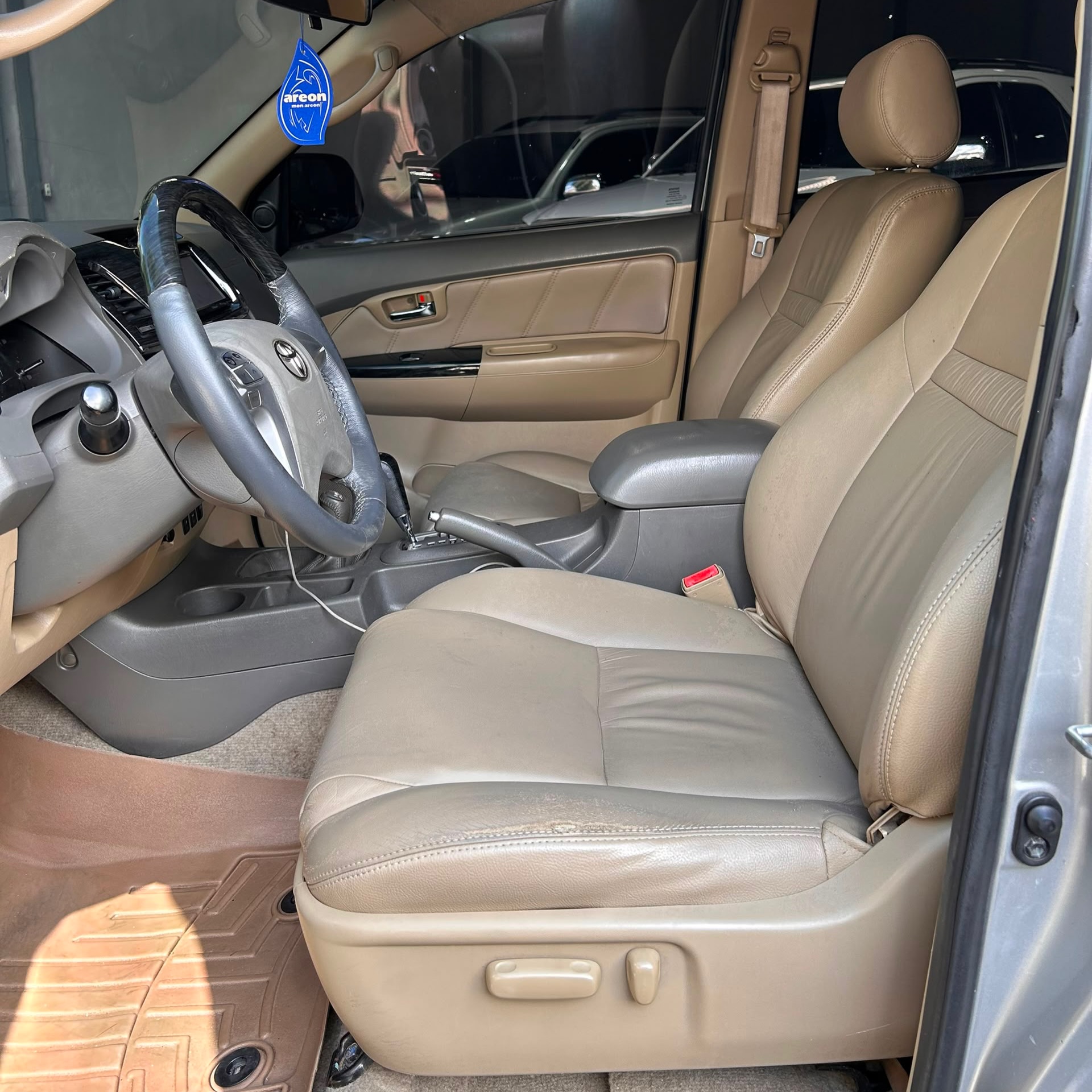 Toyota Fortuner 2013