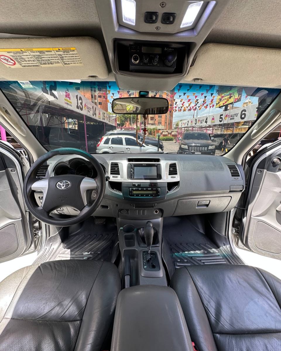 Toyota Hilux V6 2013