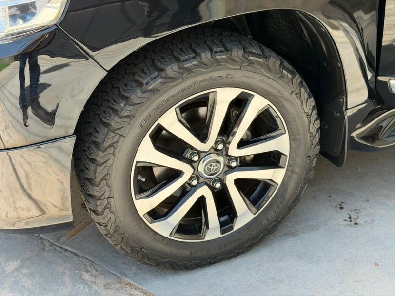 Toyota Land Cruiser V8 2015