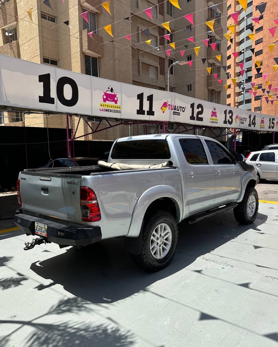 Toyota Hilux V6 2013