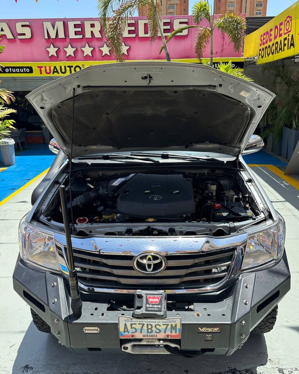 Toyota Hilux V6 2013