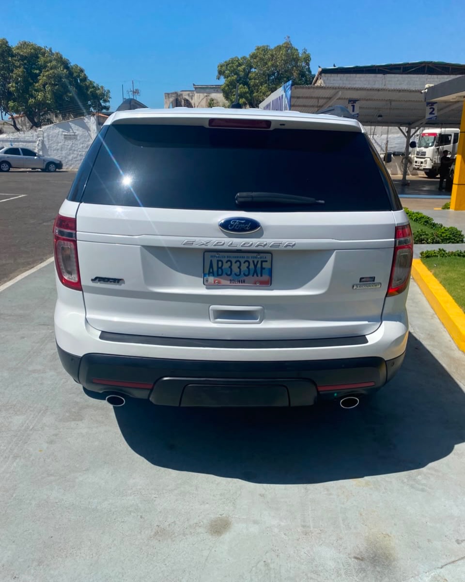 Privado: Ford Explorer 2013