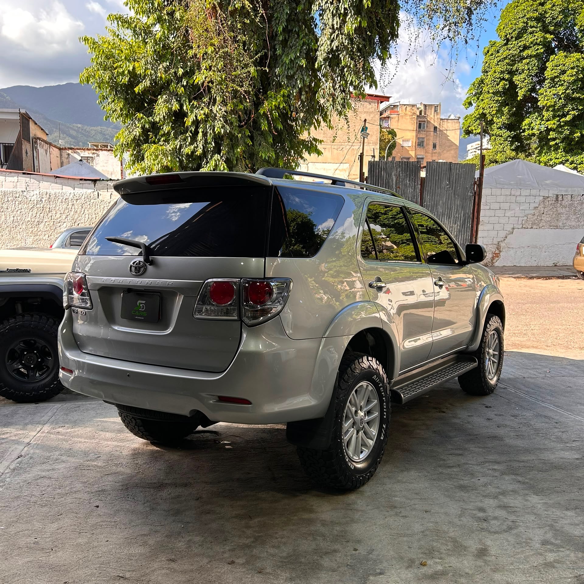 Toyota Fortuner 2013