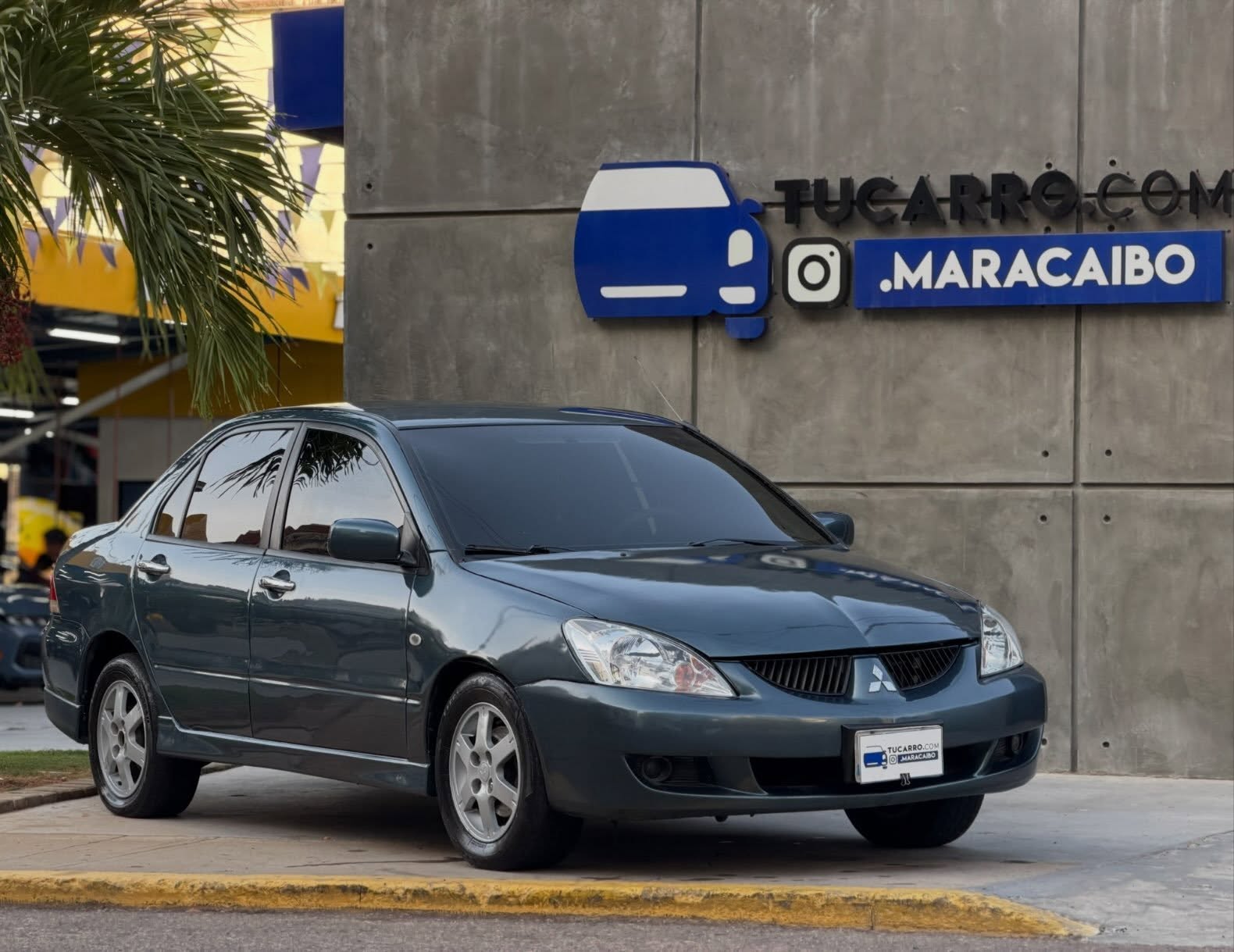 MITSUBISHI TOURING 2.0 2009