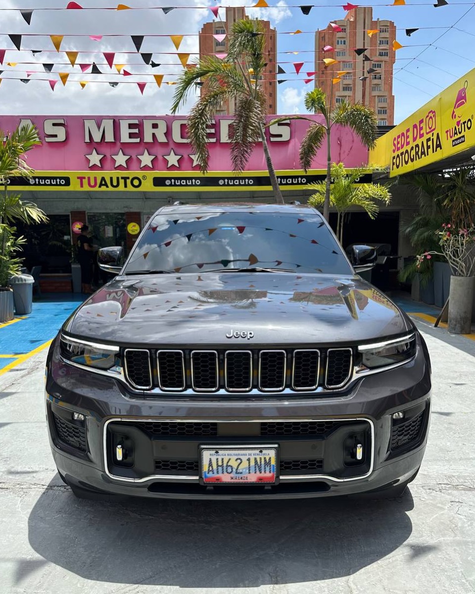 Jeep Grand Cherokee Overland 2023